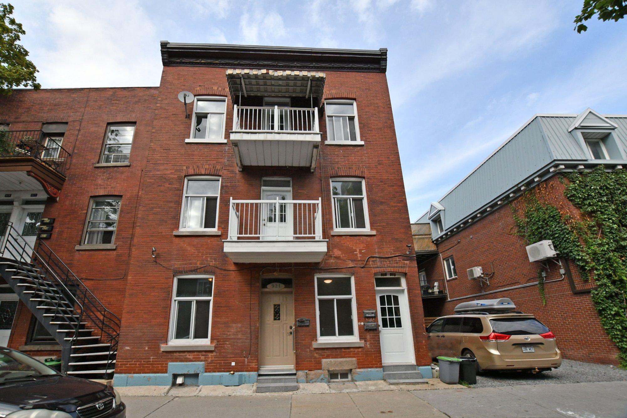 Renovated 5½ apartment for rent in Saint-Henri Notre-Dame Montreal